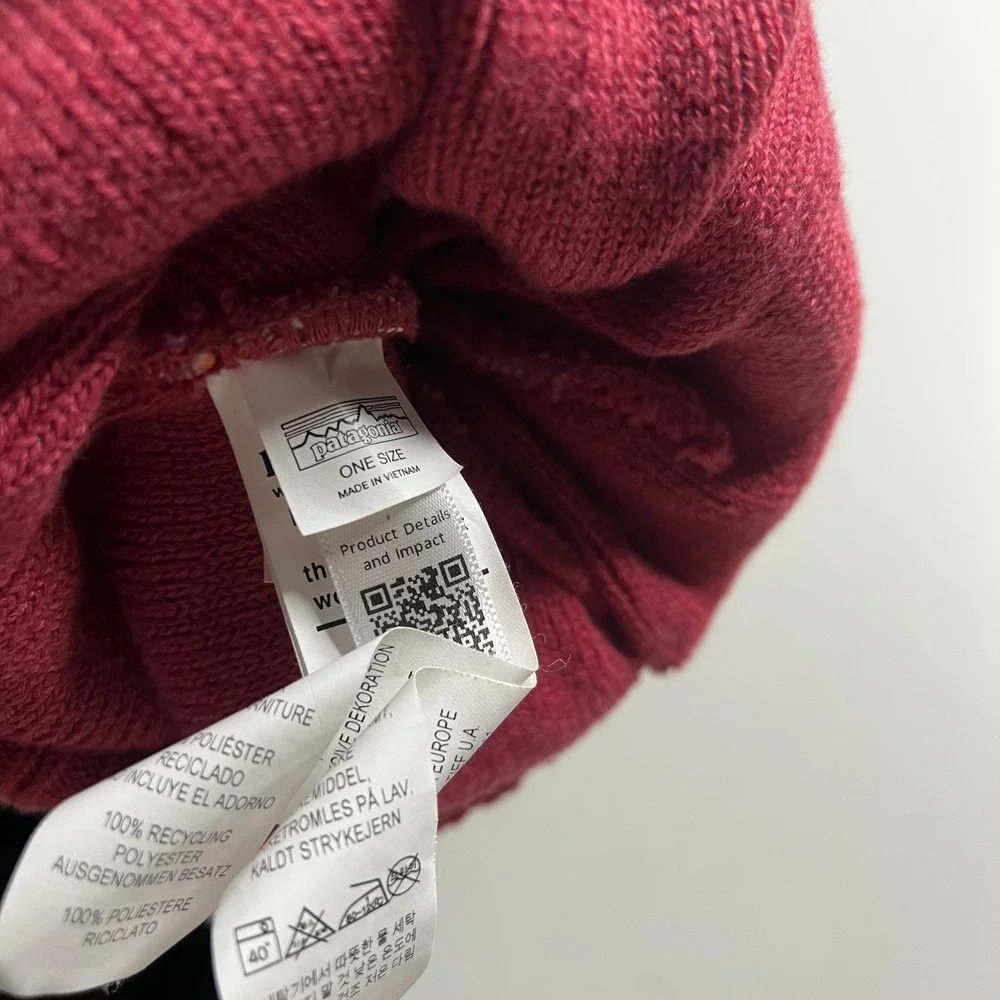 Patagonia Recycled Polyester Pom‎ Beanie Red Orange Floral Knit Winter Hat OS